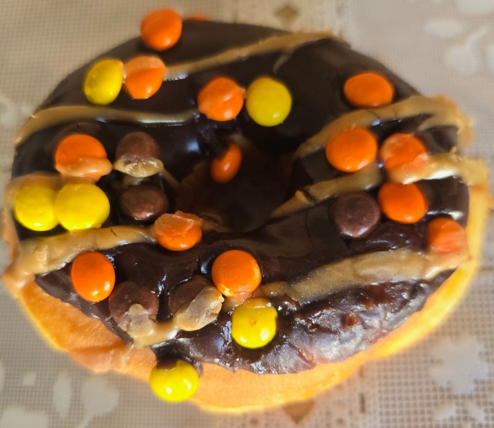 ZakariyaAliSher's tweet image. Starting the day off with a #Reesespieces #donut!
#food #snacks #ETTheExtraterrestrial #peanutbutter