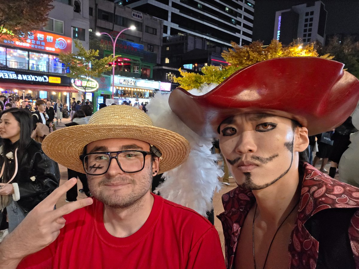 happpy_hs's tweet image. 홍대에서 만난 외국인분이랑 같이 국밥 먹을줄은 상상도 못했네 ㅋㅋㅋㅋㅋ 🥴