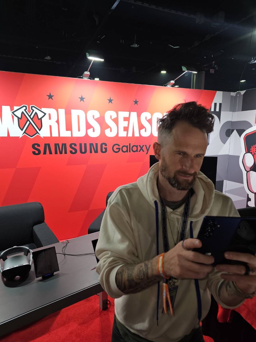 MOLT_YT's tweet photo. Hey Guys! I am going to be hanging out at the Tribe x Samsung booth at DreamHack on Friday 10/31 @ 2:00pm! If you're here stop by and say hello, you can try out the Galaxy Z Fold7 and the Galaxy XR! I Can't wait to meet you! #PlayGalaxy ⁠#SamsungPartner #GalaxyZFold7 #GalaxyXR https://t.co/MoWI7pQ8up