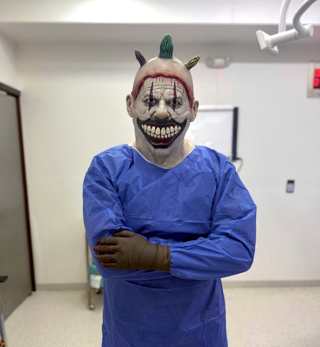 menesesbones's tweet photo. Halloween 2025 https://t.co/OwIWhyLgBh