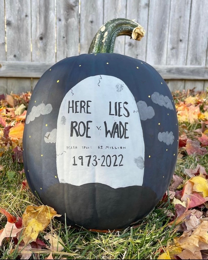 IowaRTL's tweet image. Happy Halloween! 👻🕯🎃🕸🦇 R.I.P. #RoeVsWade

Photo/graphic credit: Kaitlyn Alexander