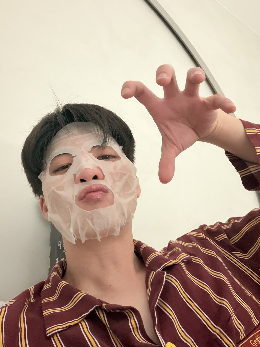 m34nismind's tweet image. จะฟีลฮาโลวีน ขอวีนมาร์คอันนี้ก่อน
ทำไมไม่ติดหน้าได้ขนาดนี้ 

กู๊ดไนท์ ซียูพรุ่งนี้เช้าาาา 
10:00-11:30  impact hall 6-8 จ้าา