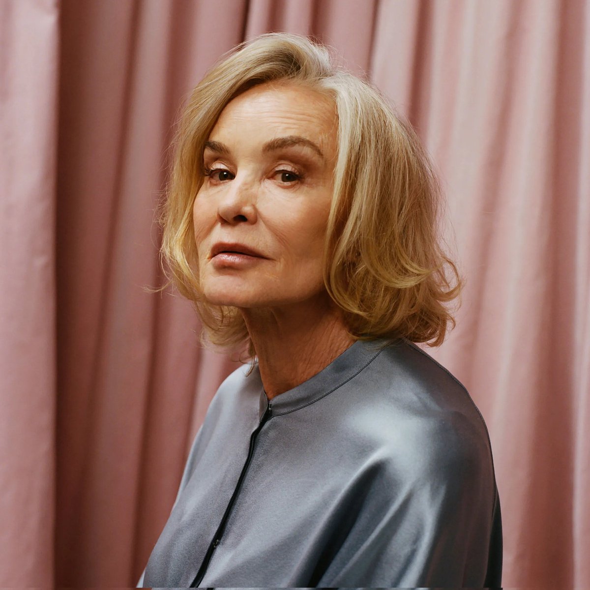 ahsfxoficial's tweet image. ELA VOLTOU! Jessica Lange foi oficialmente confirmada na 13ª temporada de American Horror Story