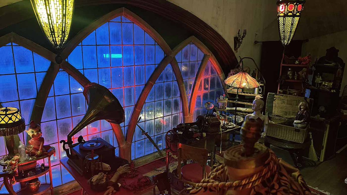 bethkushnick's tweet image. This weekend calls for a good scare 👻 The perfect way to celebrate #Halloween? A great horror movie! My favorite is Insidious: The Red Door, of course! 🎬🎃 #BehindTheScenes #SetDecorator #Film #SpookySeason #Costume #Insidious