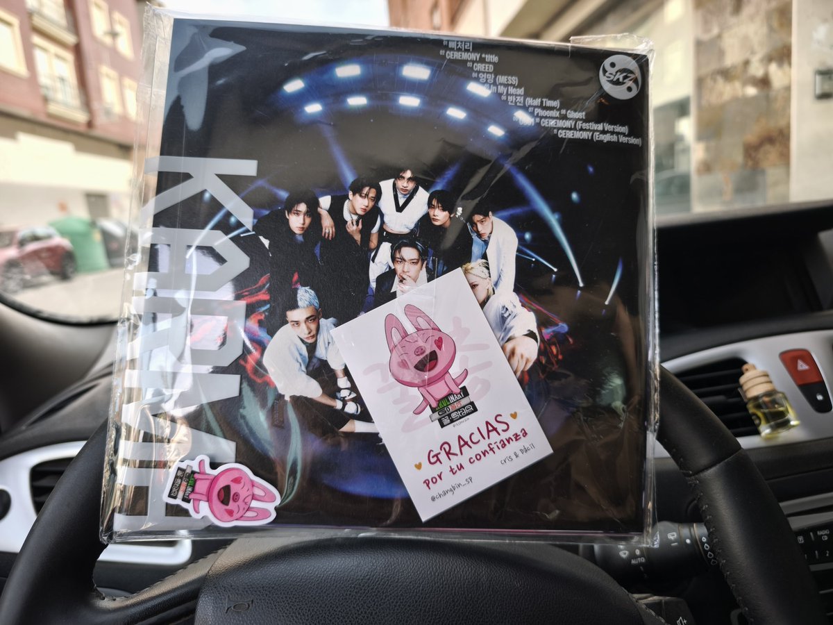 mariasmareada's tweet photo. Muchas gracias @Changbin_Sp, os agradezco el trabajo que haces, otro álbum en mis manos, gracias a ustedes. 🩷🩷 https://t.co/JBLRGJqKqR