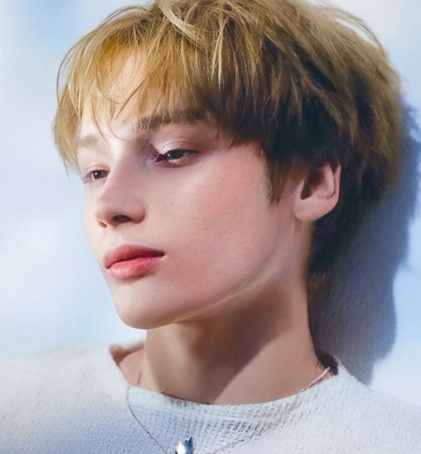 hueningkai pics tweet media