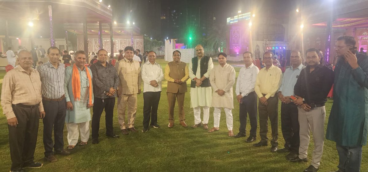 MlcSuresh's tweet image. आज गाजियाबाद के विभिन्न मांगलिक कार्यक्रमों में शामिल हुआ।।
#sureshkashyap