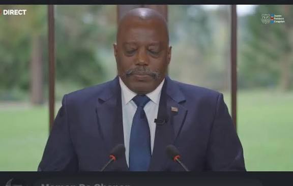 KitubaNew's tweet photo. L’un a permis au multipartisme de respirer. L’autre étouffe l’opposition et nous ramène vers la dictature. Deux visions, un pays. À nous de choisir la suite. https://t.co/iNH6xWx7RB
