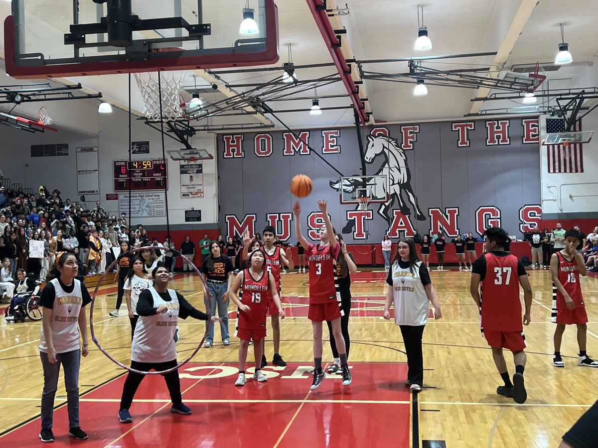 Mundelein vs Warren Hoops!  🏀 🐴