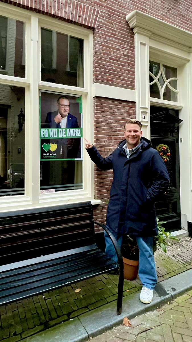 Hij hangt! #EnNuDeMos