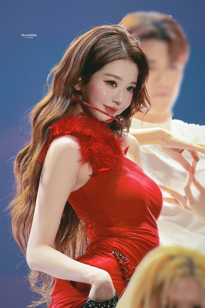 RubyAcesa's tweet image. الصبغة البنيه اخيه ملكة والله قاعده تشيشني😩