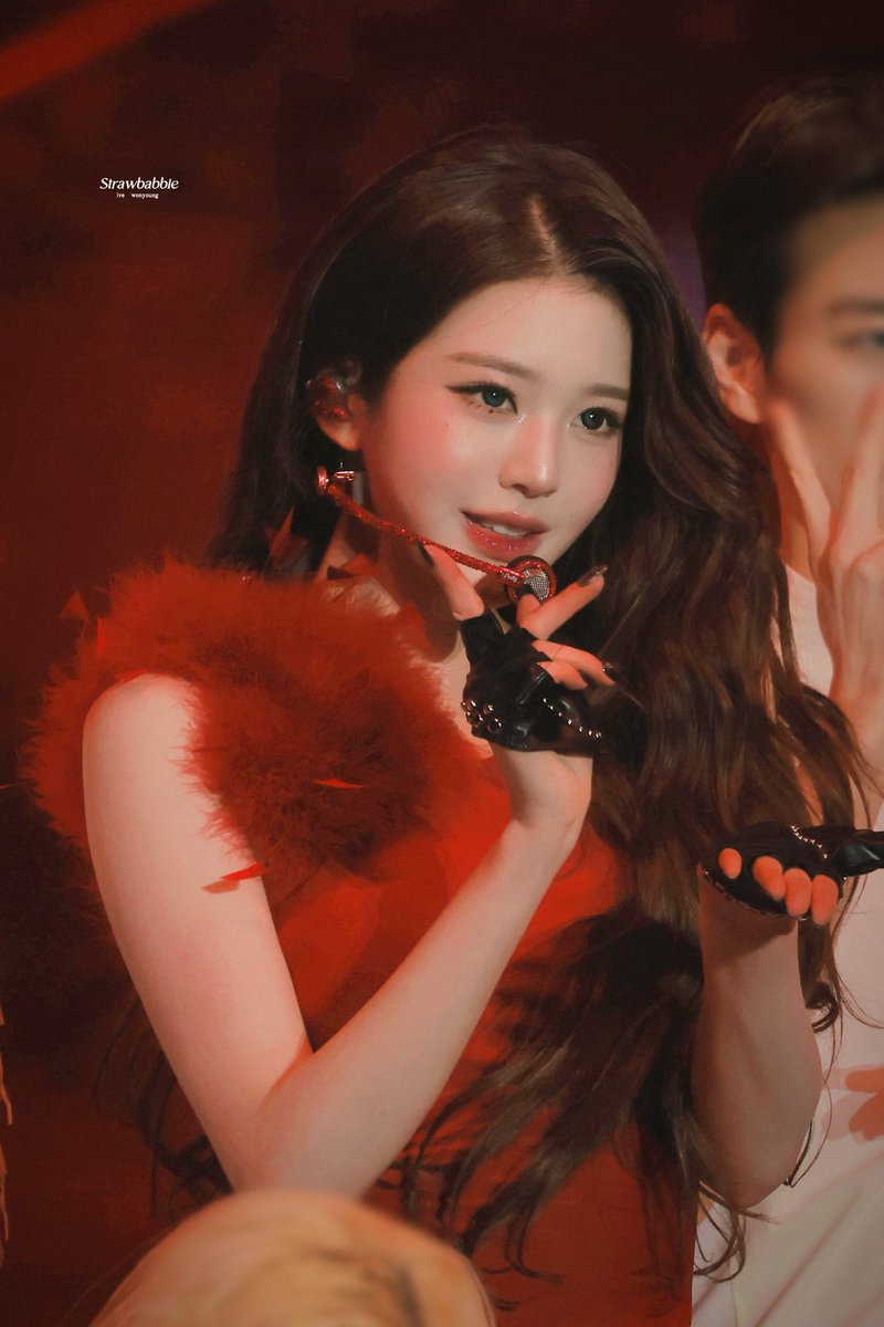 RubyAcesa's tweet image. الصبغة البنيه اخيه ملكة والله قاعده تشيشني😩