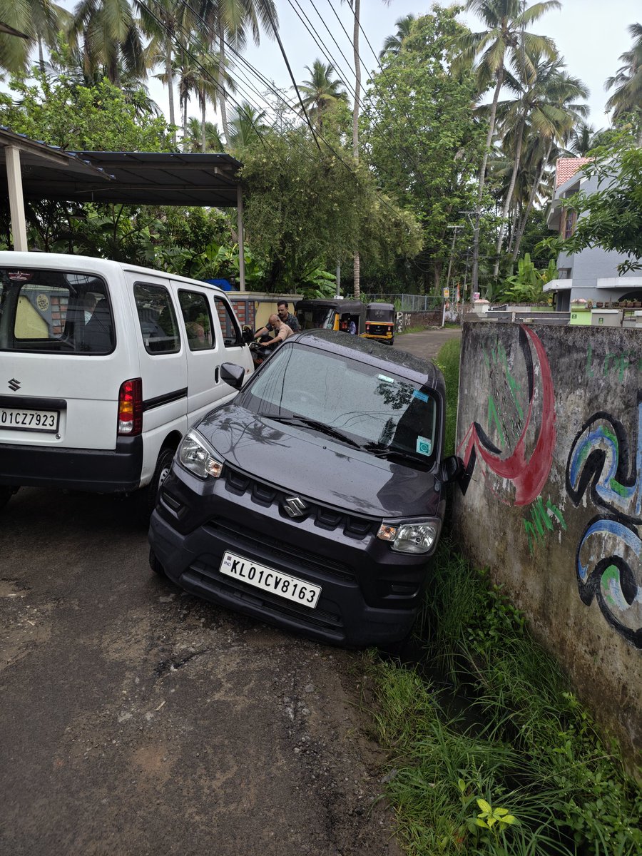 crazzymax7's tweet photo. @CMOKerala @KeralaHealth @keralagov @VeenaGeorge03 @riyasdyfi The road near The Oxford School, just minutes from the Secretariat, floods 2 feet deep.Students wade through dirty water, bikes topple, cars slip into open canals.Superficial fixes won’t prevent this  the drainage must be rebuilt deeper and properly covered.
@KeralaPWD @CMOKerala https://t.co/l61urzxvTN