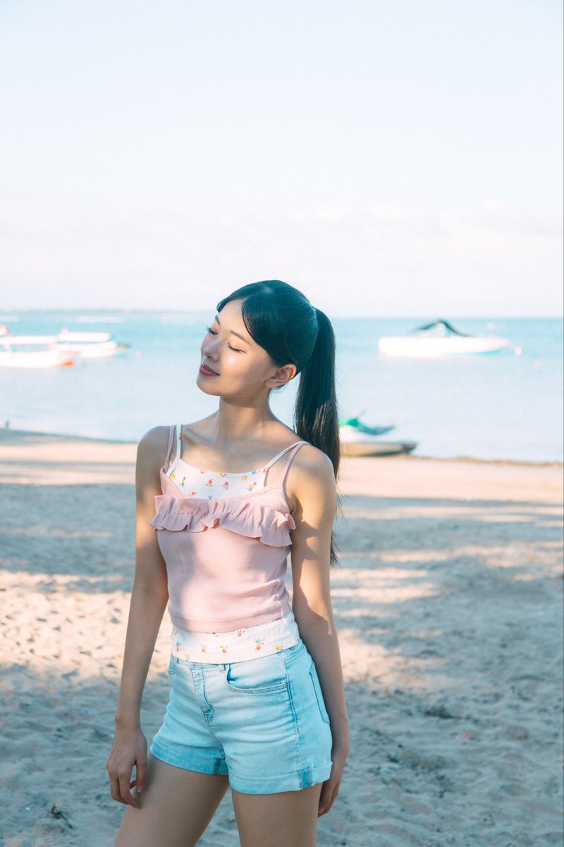 A_FionyJKT48's tweet image. #TGIF 🌊