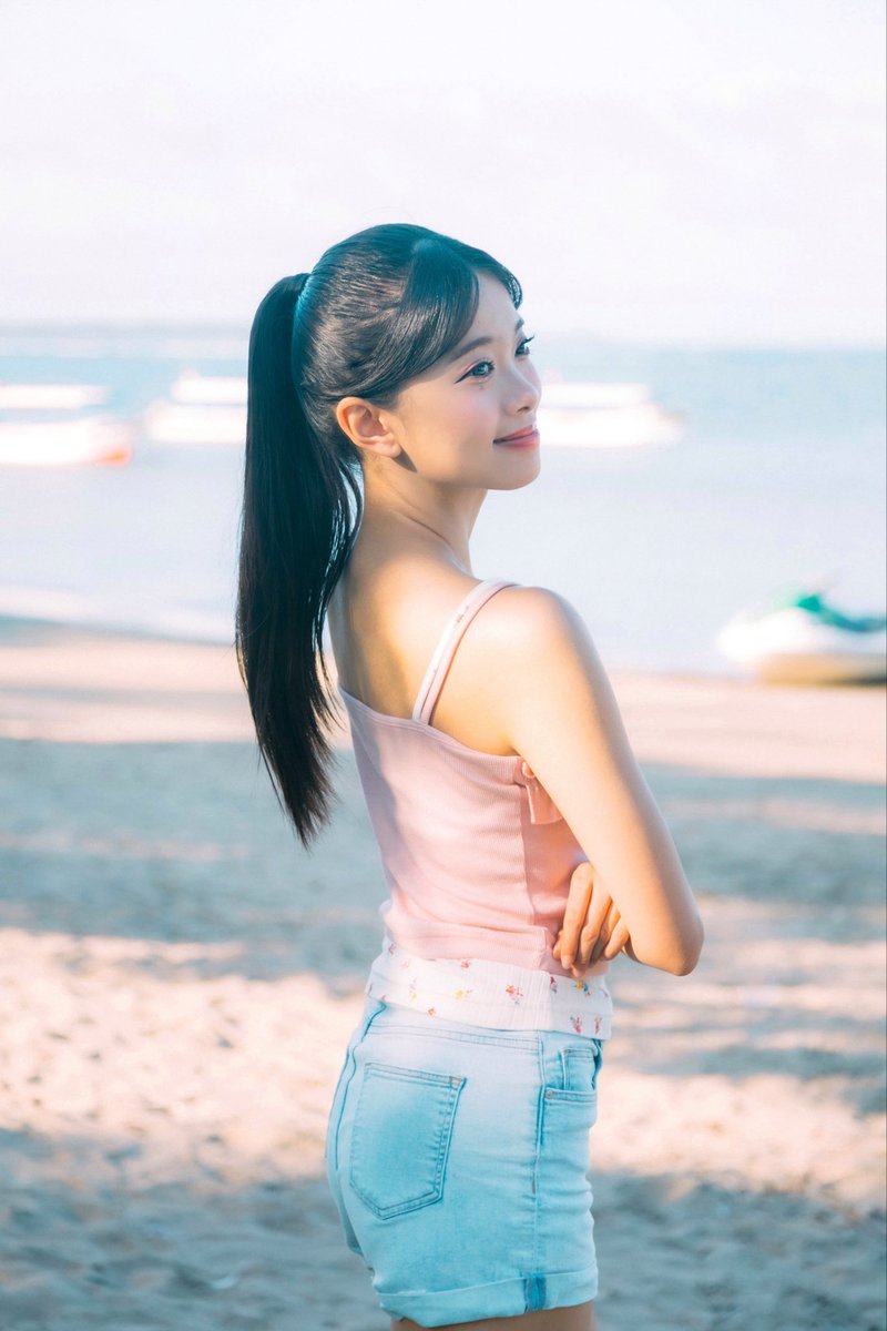 A_FionyJKT48's tweet image. #TGIF 🌊