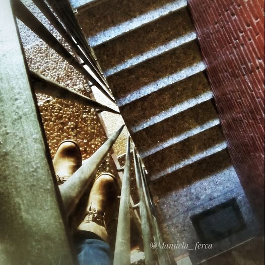 Si esta noche llaman a tu puerta y escuchas susurrar: “¿Truco o trato?”, recuerda… siempre es mejor aceptar un buen trato que arriesgarte a un mal truco.

Feliz noche de todos los santos.
  
Feliz #halloween #felizhalloween  #Halloween2025