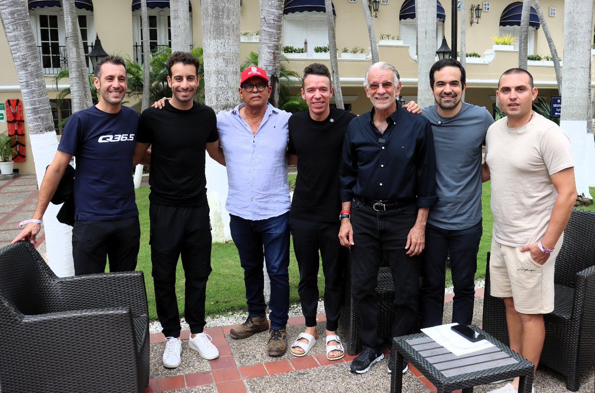 Con las glorias del ciclismo mundial Vincenzo Nibali y Fabio Aru, vivimos la emoción del #GiroDeRigo en el Atlántico. 🚴‍♂️🔥