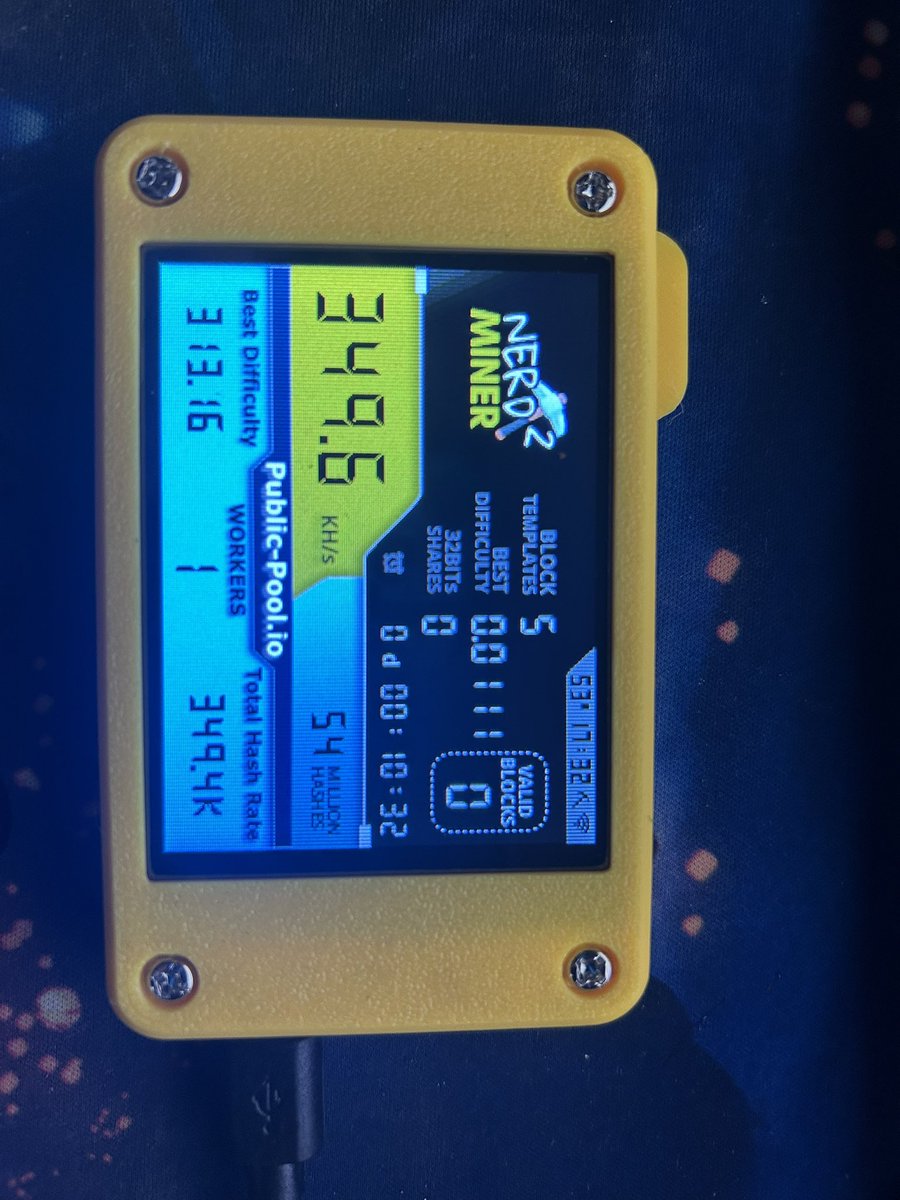 haepopoe32091's tweet image. 小黄Btc抽奖机摆件，大量现货。Nerdminer V2 最新固件
支持外贸拿货 ，一手货源，价格优势。#BTC #矿机 #Nerdminer V2   VX: Bdjkkfo