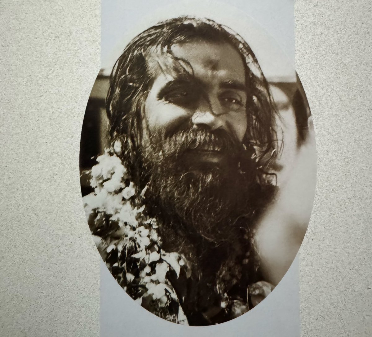 #चित्रांजलि 
आपकी आत्मीयता थी 
युगल नयनों में बरसती