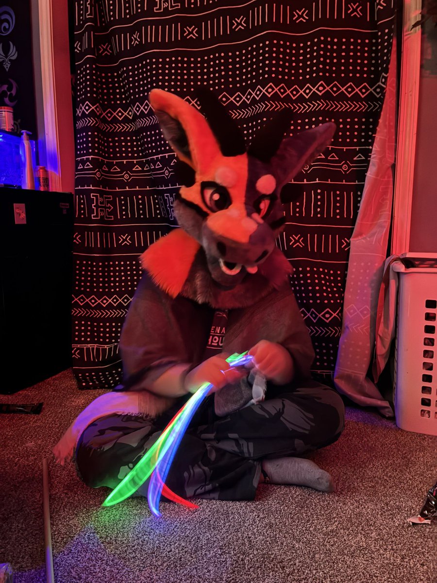 OlKlyne's tweet photo. Happy Halloween!!! 🎃 👻 Wait a minute- he got into the glowsticks-! #fursuitfriday #furry #fur #fursuit #furrysuit #fuzz #huzz #furfriday #halloween #happyhalloween #dragonfurry #halloweenfurry https://t.co/8AV7Vs49C4