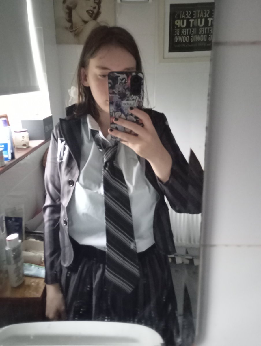 FloofeDoopy's tweet photo. Wednesday fit just need wig https://t.co/UeRfXMfGd5
