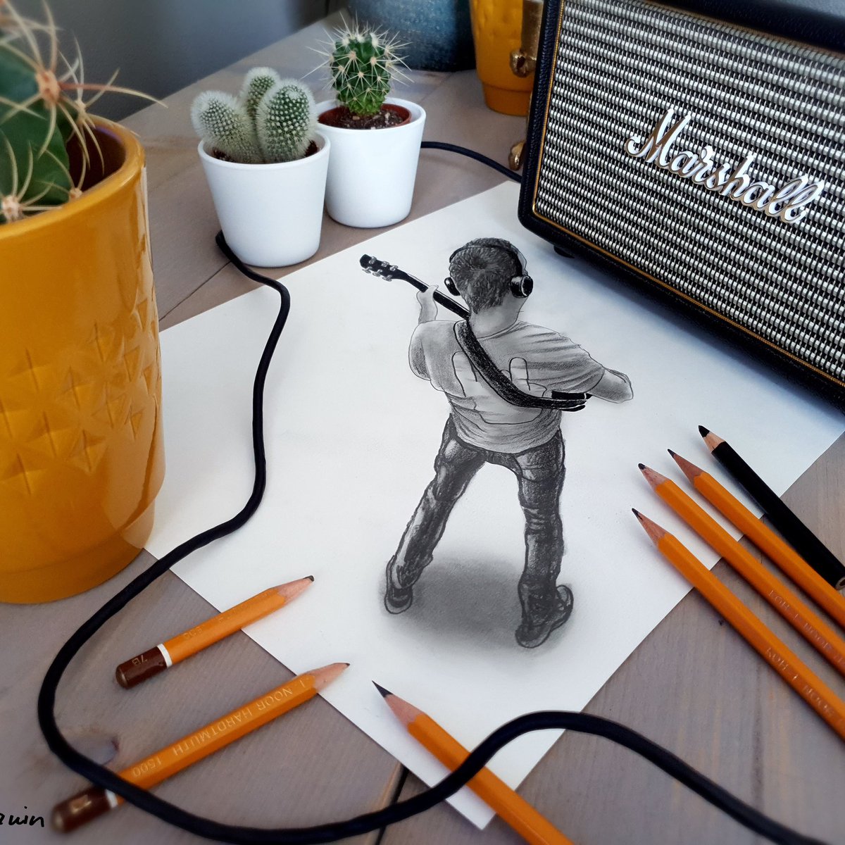 Ramon_Bruin's tweet photo. Have a loud weekend! 🎸 https://t.co/21Q3vVGtw3