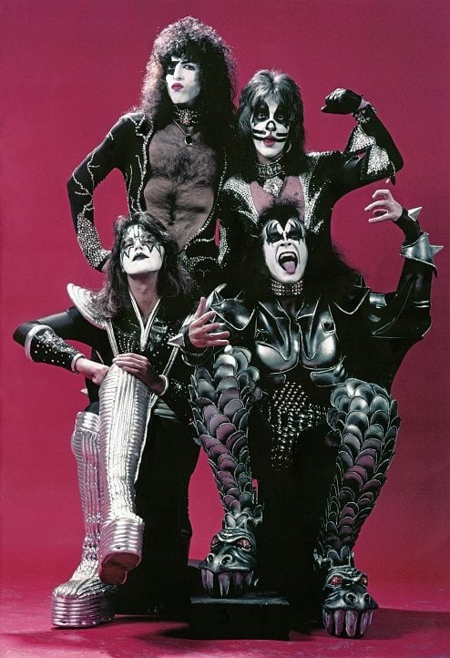 HAPPY HALLOWEEN EVERYONE! DAY 31 OF CAWTOBER! And so I conclude this year caw marathon with a big group one. I'd like to thank <a href="/PERFECTVERLIO/">VERLIO</a> <a href="/Gachabeast247YT/">Beau Turner and Jessica Spring</a> <a href="/FEW4EVER/">Judah Jones/ F.E.W 2K</a> for taking part of becoming KISS. Thank you everyone for your support 🖤#CAWtober #halloween #kiss