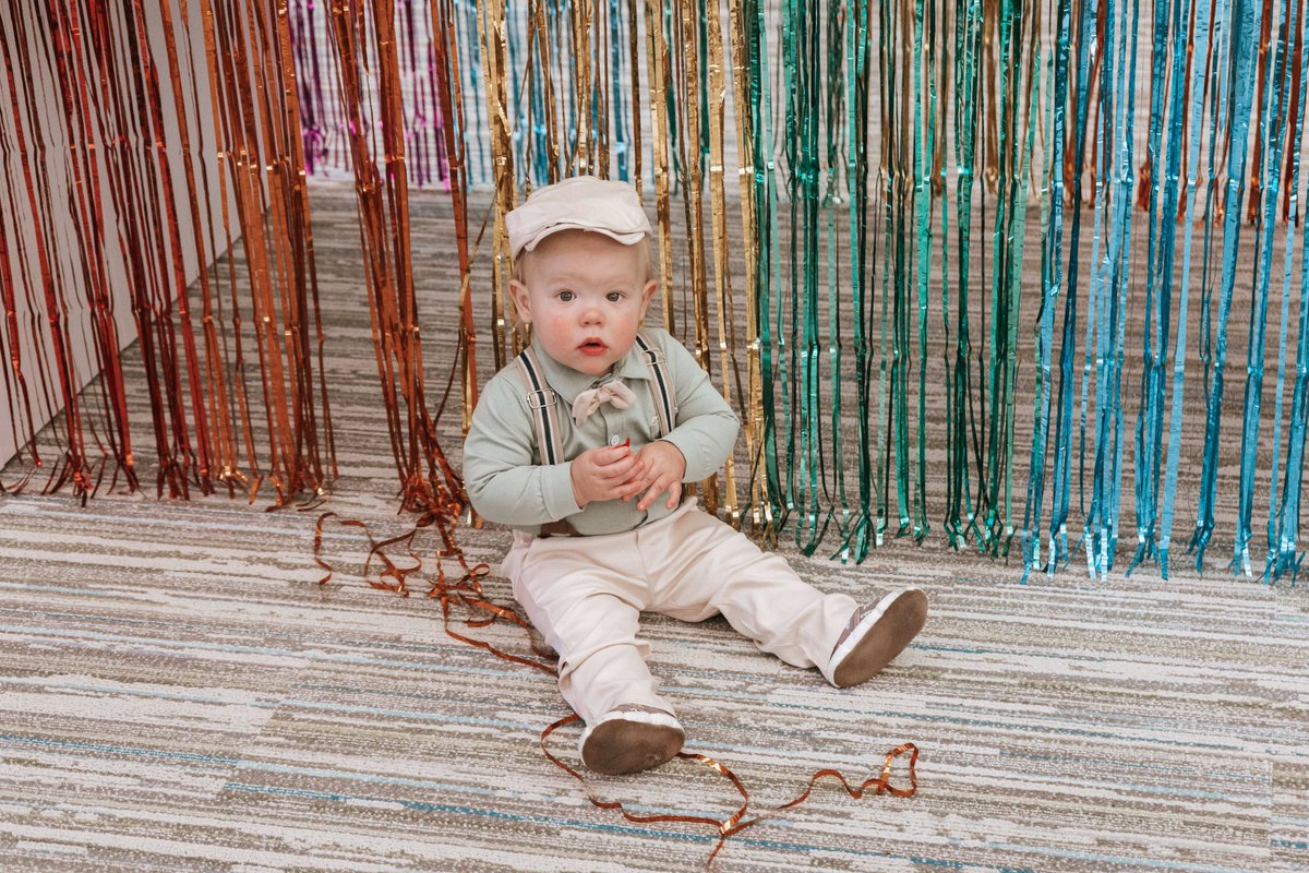 DMSiSoftware's tweet image. We enjoyed having some very special visitors in our Omaha office for Halloween! 🎃 

Anyone have a forklift handy? These trick-or-treaters might need one to haul their candy home! 

#DMSi #TrickorTreat