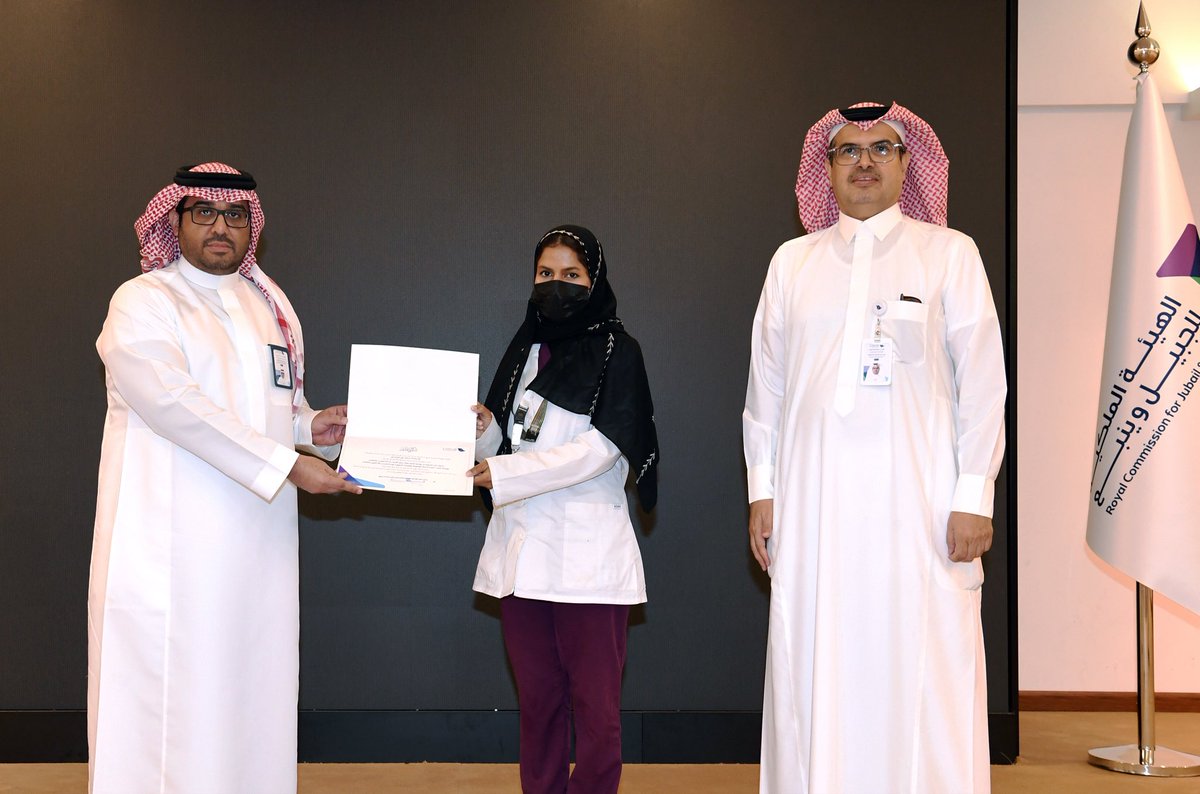 سعيدة جدًا بمشاركتي مع الهيئة الملكية بينبع في تقديم ورش عمل متخصصة حول جودة الحياة الوظيفية 🌿
حضور مميز ووعي مجتمعي متنامٍ في مجال الصحة النفسية يجعلنا أكثر فخرًا بما ننجزه معًا 💚
#جودة_الحياة_الوظيفية #الهيئة_الملكية_ينبع #الصحة_النفسية #
