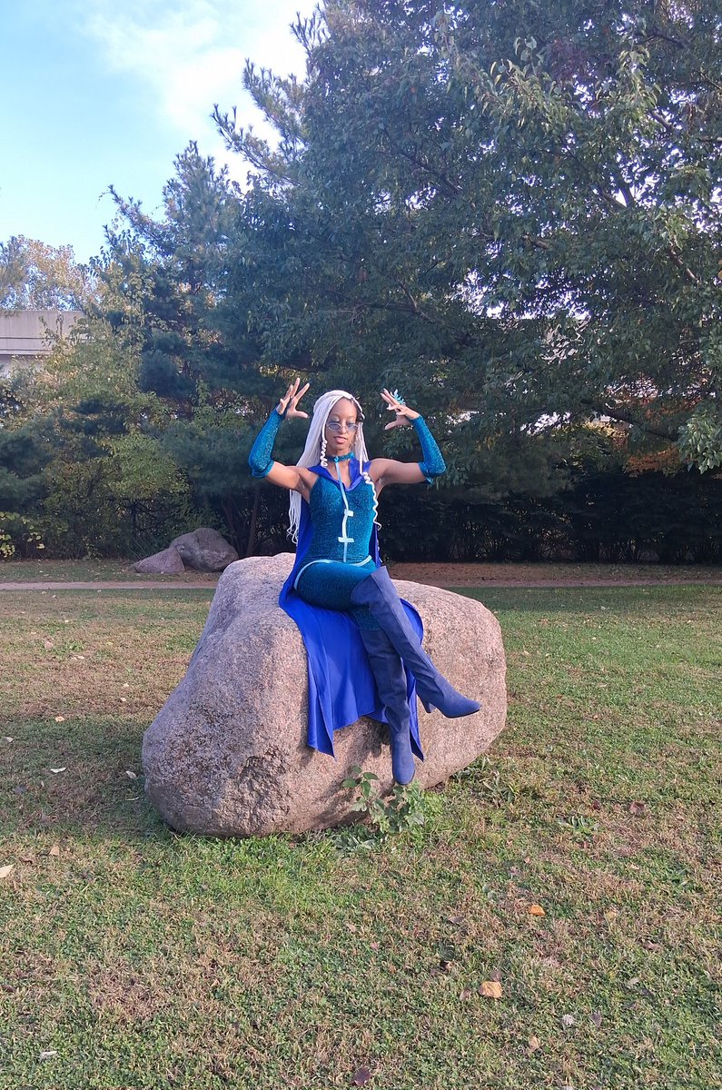 chyandblack's tweet photo. mean girls are icy cold ❄️🧊🥶

happy halloween from Cloud Tower's H.W.I.C 🎃⚰️ (Head Witch In Charge) 

#winxclub #thetrix #icy https://t.co/54RaRmWtN0