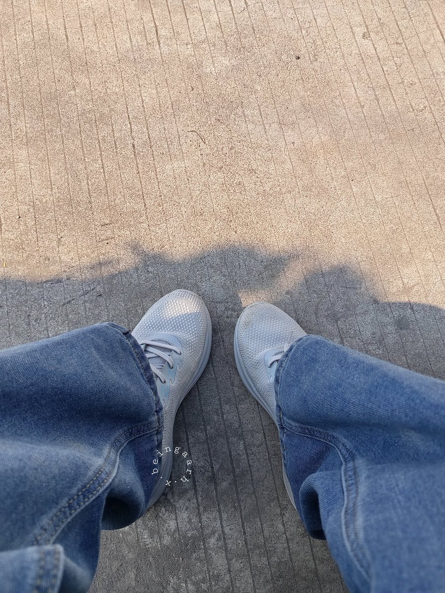 beingaarh's tweet photo. LOOSE JEANS. 

Suka bgt sama jeans ini, tipe jeans ringan gitu. Ngga tebel, tp ngga tipis juga. Jeansnya beneran loose,warnanya cakepp dan harga terjangkau✨ cocokkk disegala outfit

https://t.co/wwhaCu2c9V https://t.co/clNCC8i5wD