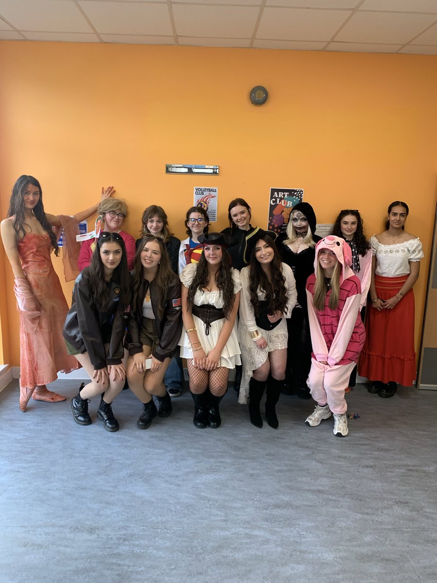 Grove Academy_ Art & Design tweet media