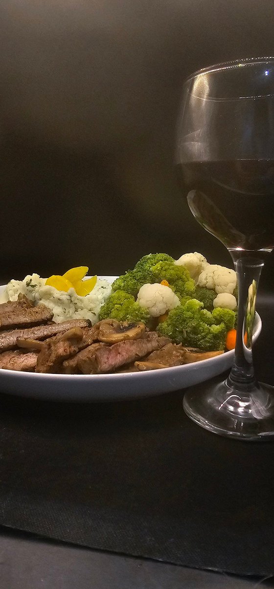 ChefAnoush's tweet image. youtube.com/shorts/Ir0y9Dv…. 👈👈
Steak Mashed Potato and  Broccoli 😋❤️

#steak #mashedpotatoes #Broccoli #Potato #easyrecipes #healthy #delicious #healthyfood #yummy #everyone #follow #followers