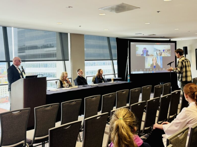 Lors de la conférence Mpact Transit + Community, Tyson Orlie, vice-président de l’aménagement chez IO, a participé virtuellement à la table ronde intitulée « TOD Eh? – The Canadian Transit Build-Up ».