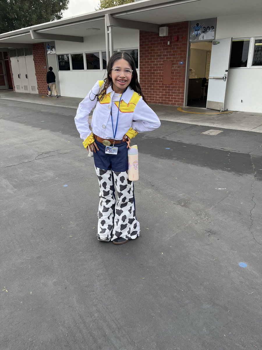 tetzlaff12351's tweet image. Halloween Spirit! #ABCUSD