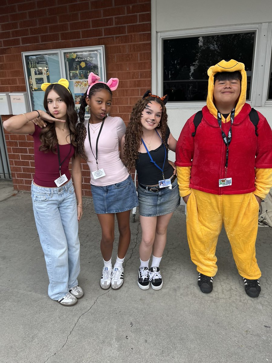 tetzlaff12351's tweet image. Halloween Spirit! #ABCUSD