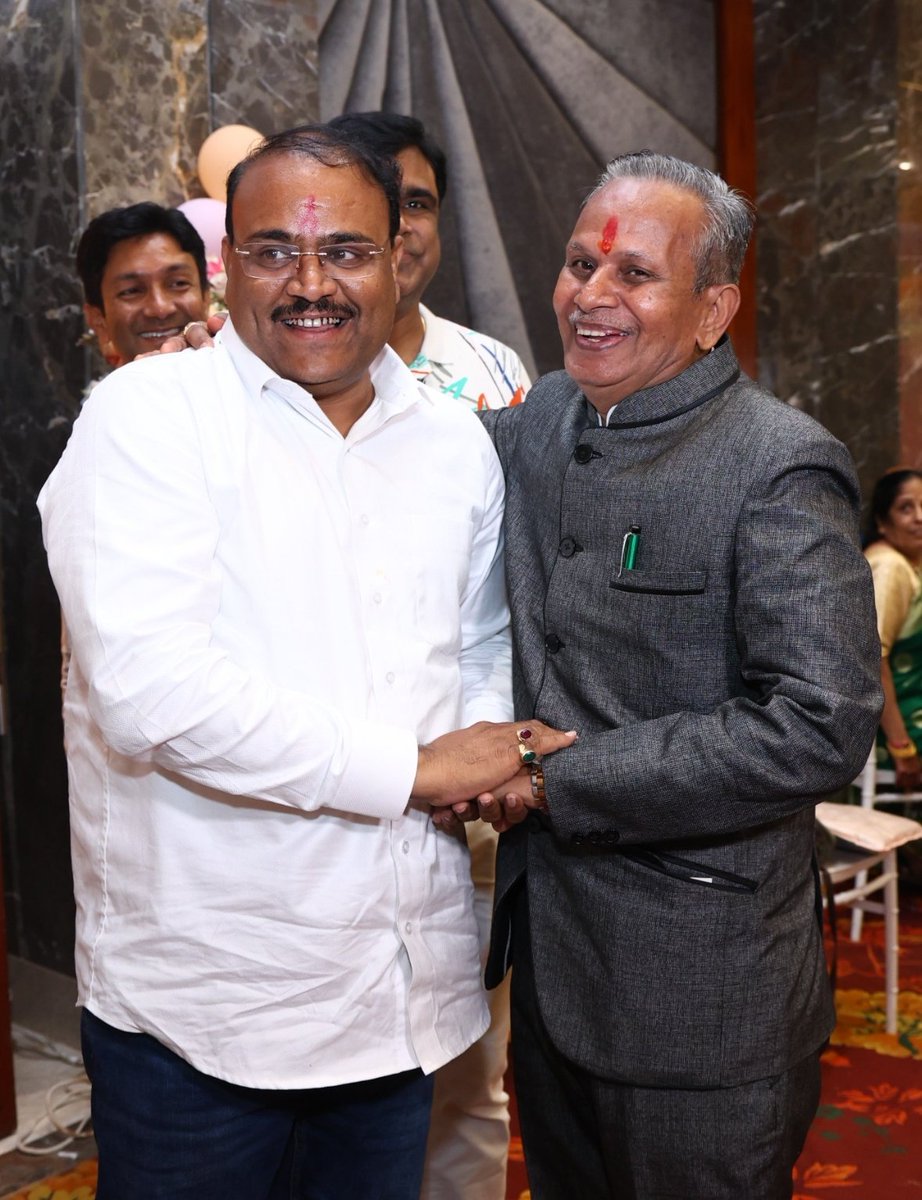 holasraisoni's tweet photo. @BJP4Indore के यशस्वी अध्यक्ष श्री @SumitMishraBJP जी को जन्मदिन की हार्दिक  बधाई एवं ढेरों शुभकामनाएं 
@BJP4MP https://t.co/Xk5gdGNXyd
