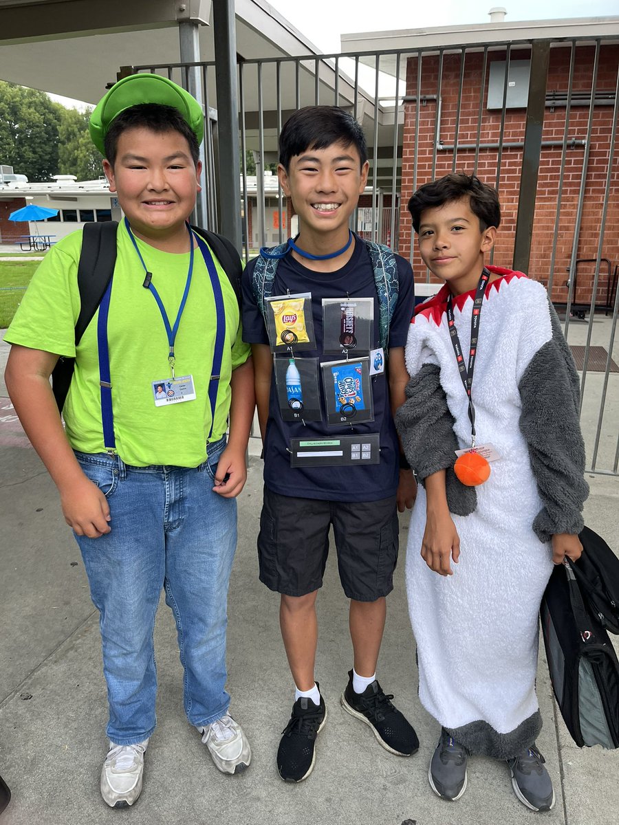 tetzlaff12351's tweet image. Halloween Spirit! #ABCUSD