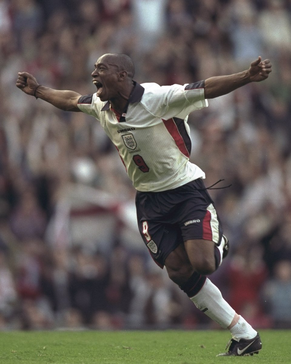 Wishing <a href="/IanWright0/">Ian Wright</a> a very happy birthday! 🦁🥳