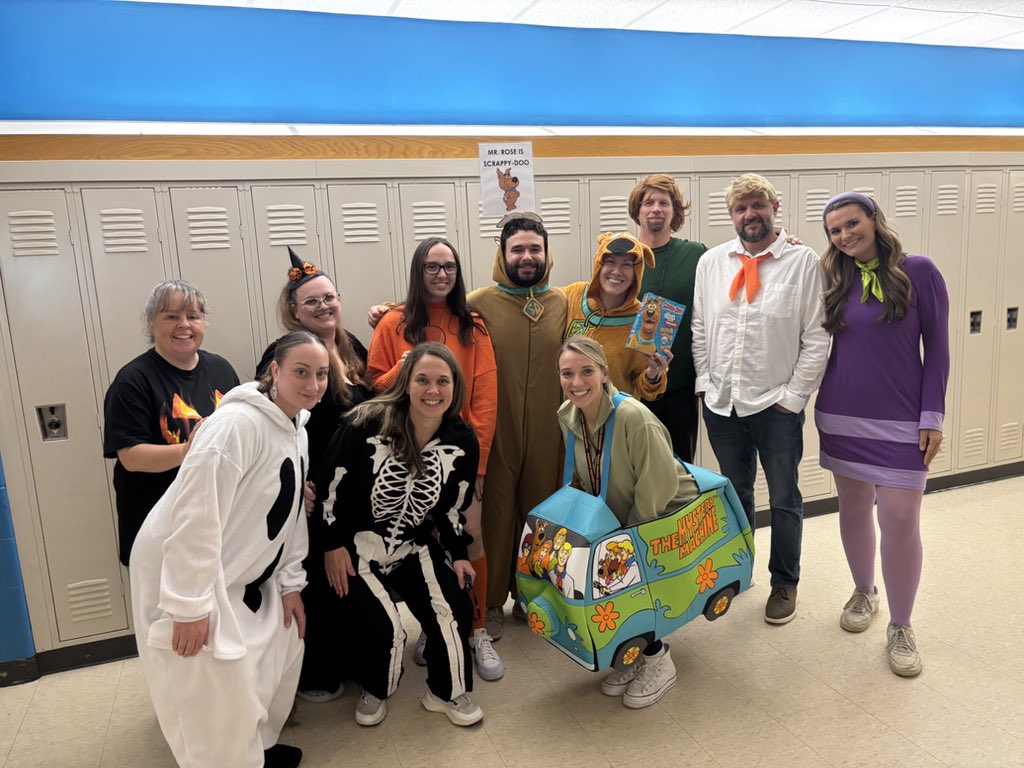 Zoinks! The fifth grade mystery team are in the holiday spirit!