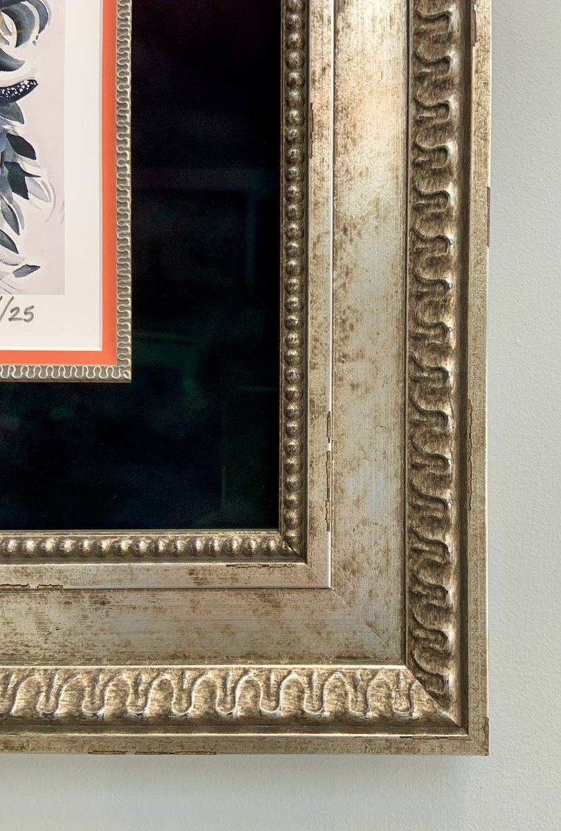 FrameArtShop's tweet photo. 🎃 Happy Halloween!
“Frudy Garland” by Stephen Brown — a whimsical piece framed in a serious design! We love the black suede sandwiched between the ornate silver fillet and frame. So fun and eye-catching.
Thank you, Becky — you rock with your exquisite taste! 🧡🖤 https://t.co/ufUq1BAABb