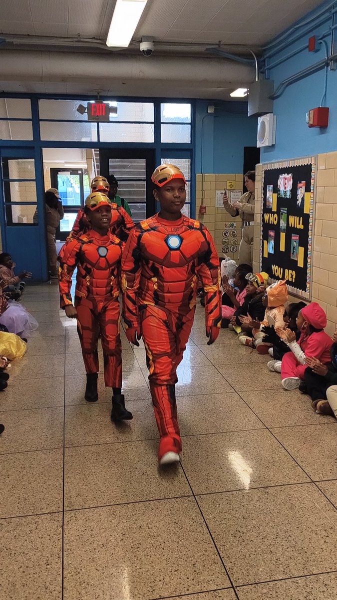 Principal Elliott's Ironman Squad kicked off our Annual STEMtober Fest celebration today! #ExcitingTimes #WESSisTheBest #STEMtoberFest
<a href="/SCSOptional/">MSCS OPTIONAL SCHOOLS & ADVANCED ACADEMICS</a> <a href="/MSCSK12/">Memphis-Shelby Co. Schools</a> <a href="/PLTWorg/">Project Lead The Way</a> <a href="/theTSIN/">Tennessee STEM Innovation Network</a> <a href="/STEMelliott/">Tommy Elliott- STEMulating the Future</a>