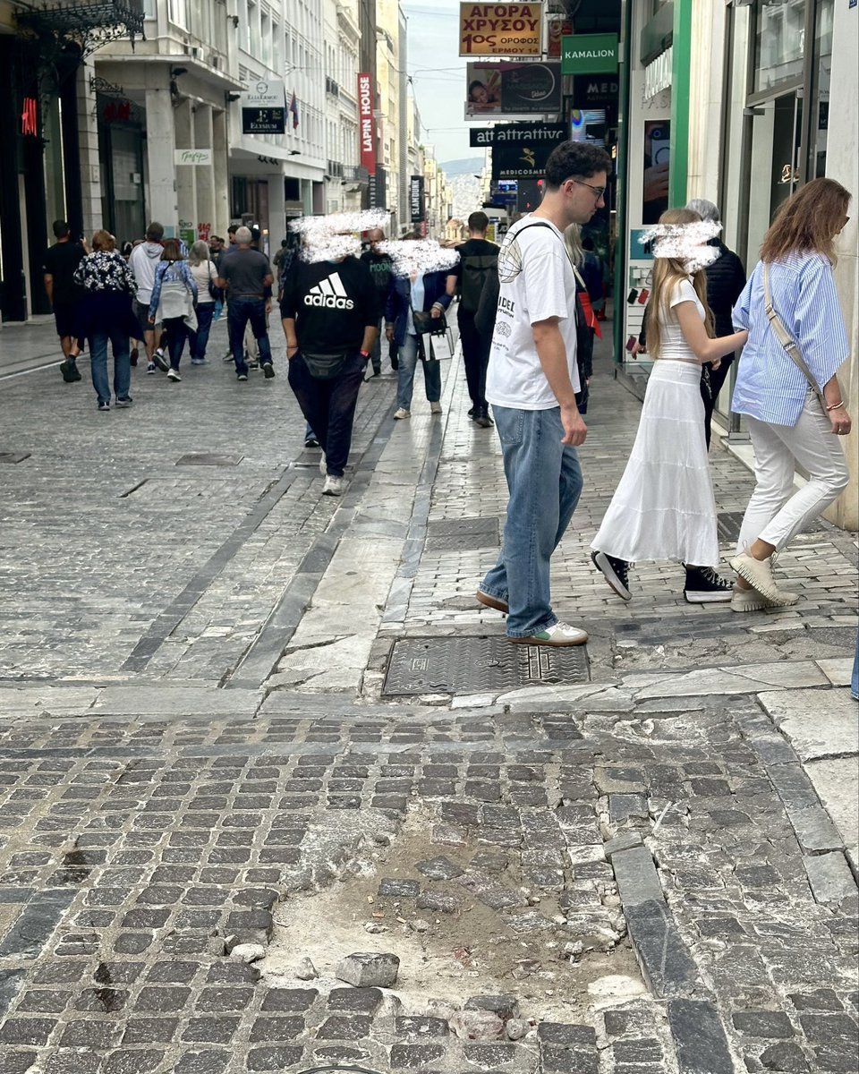 Συναντήθηκα με τους Φίλους του Τριγώνου Αθήνας και είχα την ευκαιρία να ακούσω από κοντά τις ανησυχίες τους και τα προβλήματα της περιοχής.

Τα προηγούμενα χρόνια έγιναν σημαντικά βήματα: έργα υποδομής, νέοι πεζόδρομοι, συστηματική καθαριότητα και περιποίηση του πρασίνου σε ένα