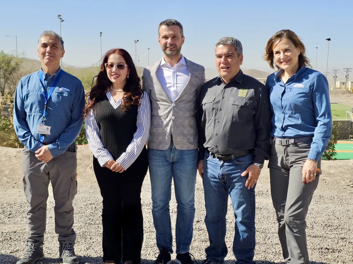 adrianariverav's tweet image. Desayuno junto al Consejo de Dueños y Comité Ejecutivo de Sierra Gorda SCM 🇨🇱

Orgullo por nuestros jóvenes del programa Trainee y los niños becados en Polonia 🌍💙
Talento, esfuerzo y futuro desde nuestra comuna. 🌵✨

#SierraGorda #MineríaDelFuturo  #TalentoLocal #KGHM #South32