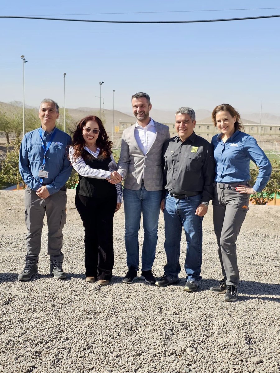 adrianariverav's tweet image. Desayuno junto al Consejo de Dueños y Comité Ejecutivo de Sierra Gorda SCM 🇨🇱

Orgullo por nuestros jóvenes del programa Trainee y los niños becados en Polonia 🌍💙
Talento, esfuerzo y futuro desde nuestra comuna. 🌵✨

#SierraGorda #MineríaDelFuturo  #TalentoLocal #KGHM #South32
