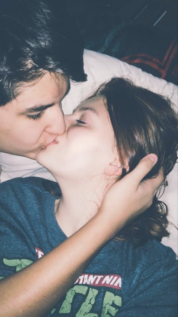 दुनिया में एकमात्र संबंध ऐसा है जिसमे न जाति देखी जाती है न धर्म, न अमीर न गरीब, न ऊंच न नीच.. और वो संबंध है -

"अवैध संबंध"

 लगने को बात बुरी लग सकती है.. पर मेरा कहना शत प्रतिशत सत्य है... जिन जातियों के हाथ का छुआ पानी नही पीना चाहते उन जातियों की सुंदर कन्याएं अगर सोने के