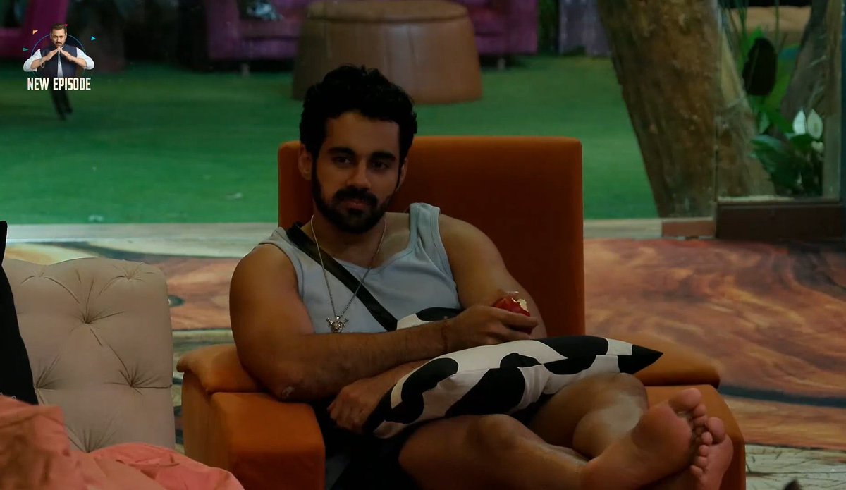 mona151528's tweet image. Bol de ab m kitne din se tujhe bol raha hoon😭😭
Nahi to rat k 2 wjhe aishe beth k apple khate khate kaun aupne friend ko dekhta hai Abhi😭😭😭😭
#Abhinoor