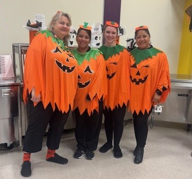 OzonaElementary's tweet photo. OES Halloween Fun https://t.co/QuSopI71jy