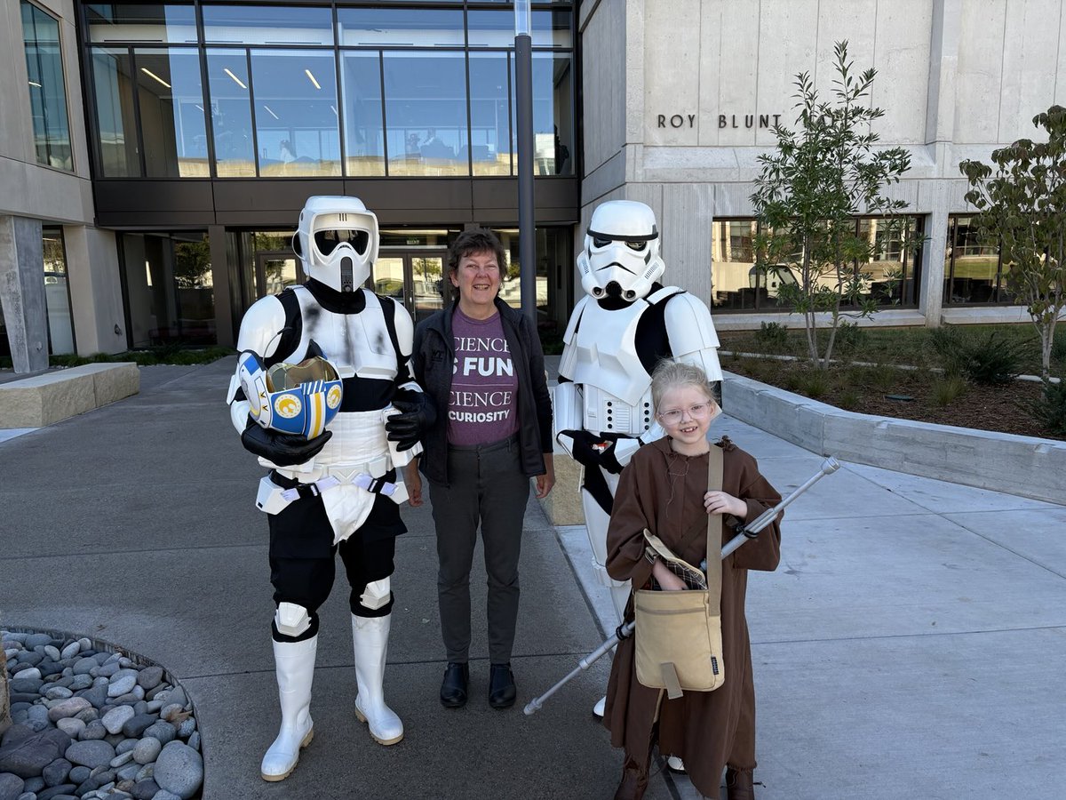 Happy Halloween!  Guests of Roy Blunt Hall ⁦<a href="/MissouriState/">Missouri State</a>⁩