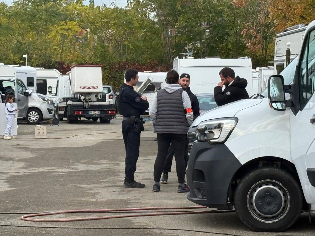 GMothron's tweet image. 🔴 Évacuation réussie d'une occupation illégale en moins de 48h. ✅ 29/10 : alerte riverains pour occupation d'une friche par 20 caravanes. ✅ 31/10 : terrain libéré et sécurisé ✅ Coordination CSU, Police Municipale &amp;amp; Nationale ✅ Arrêté préfectoral en 24h. Bravo aux équipes !